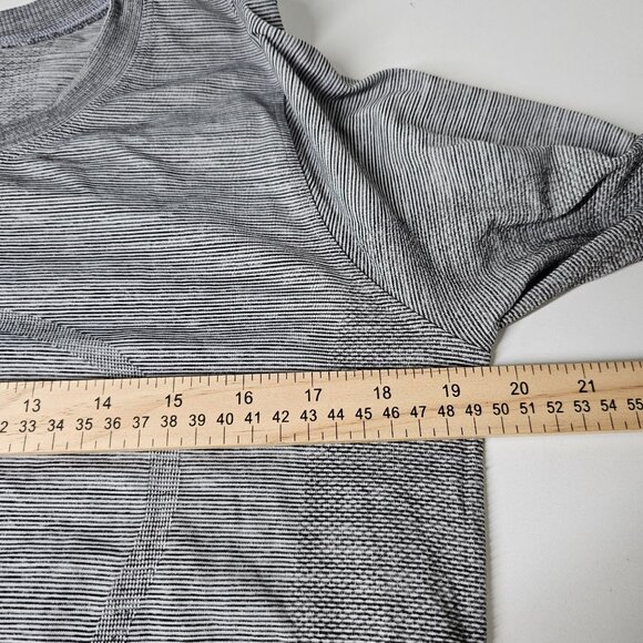 Lululemon Women's Swiftly Breeze Long Sleeve Top Relaxed Fit Striped Gray 4 - Picture 8 of 10